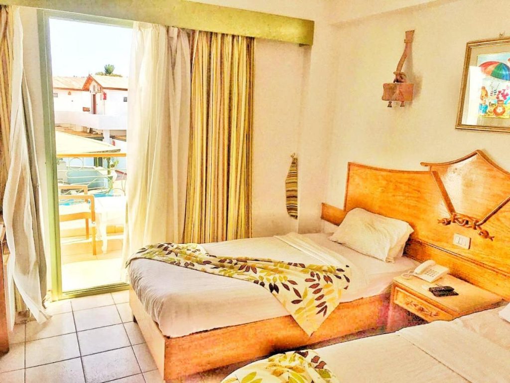 Ganet Sinai Resort is conveniently located at Lagoon Area in Dahab in 2.9 km from the center. Sharm el-Sheikh International Airport is 56.8 km away. you can arrange a transfer from the airport to the resort.