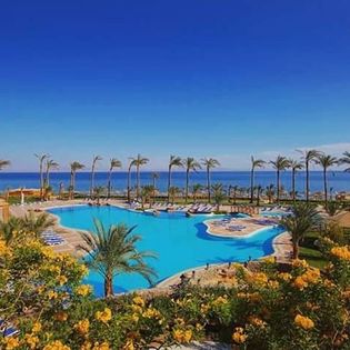 The Ecotel Dahab, opened in 2009, overlooks the legendary beauty of the Red Sea on the Gulf of Aqaba in Egypt. Taba is one of the highlights of Sinai with panoramic views of sunsets, beaches and mountains. The lagoons are full of splendid corals