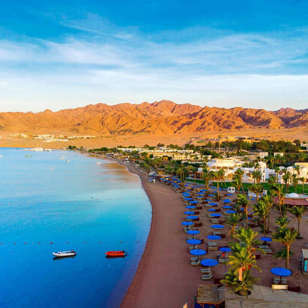 Offering panoramic perspectives of the Red Sea, Safir Dahab Resort فندق سفير دهب is positioned simply an hour's force from Sharm el-Sheikh. 