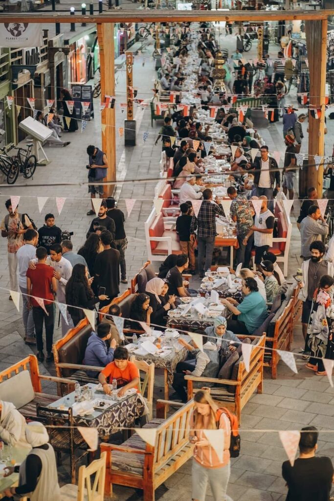 Tourists of various nationalities and a group of Egyptians from the city’s residents and visitors filled the table in a scene that repeats itself every year on the Dahab tourist promenade.